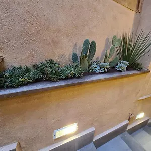 https://navona_pretty-two-floor.it-romehotels.com