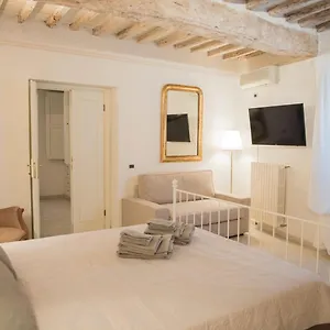 Casa Laurentius , Pisa Italy