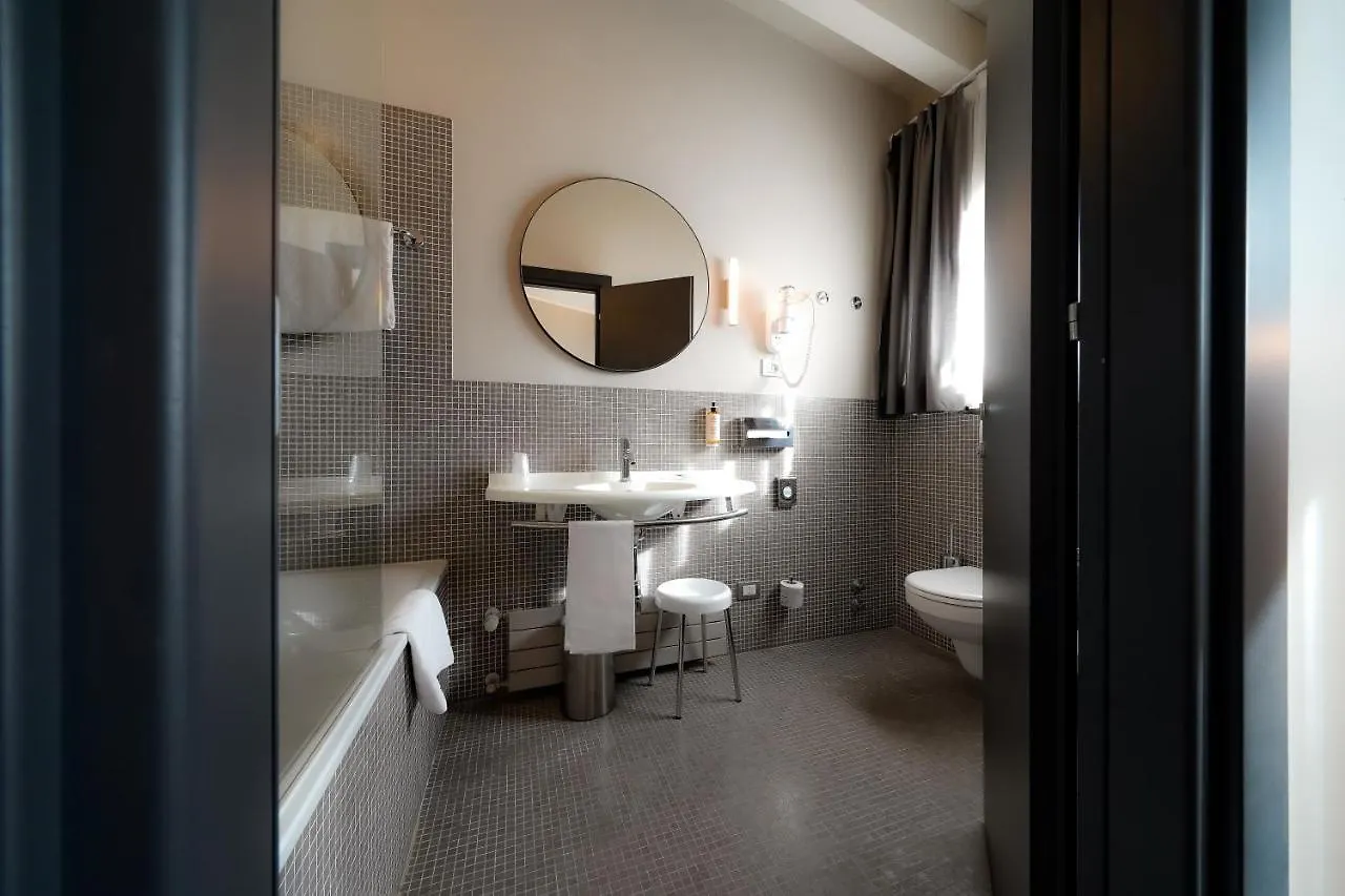 Mercure Bergamo Centro Palazzo Dolci 4*,