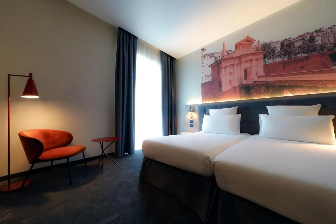 Mercure Bergamo Centro Palazzo Dolci 4*,
